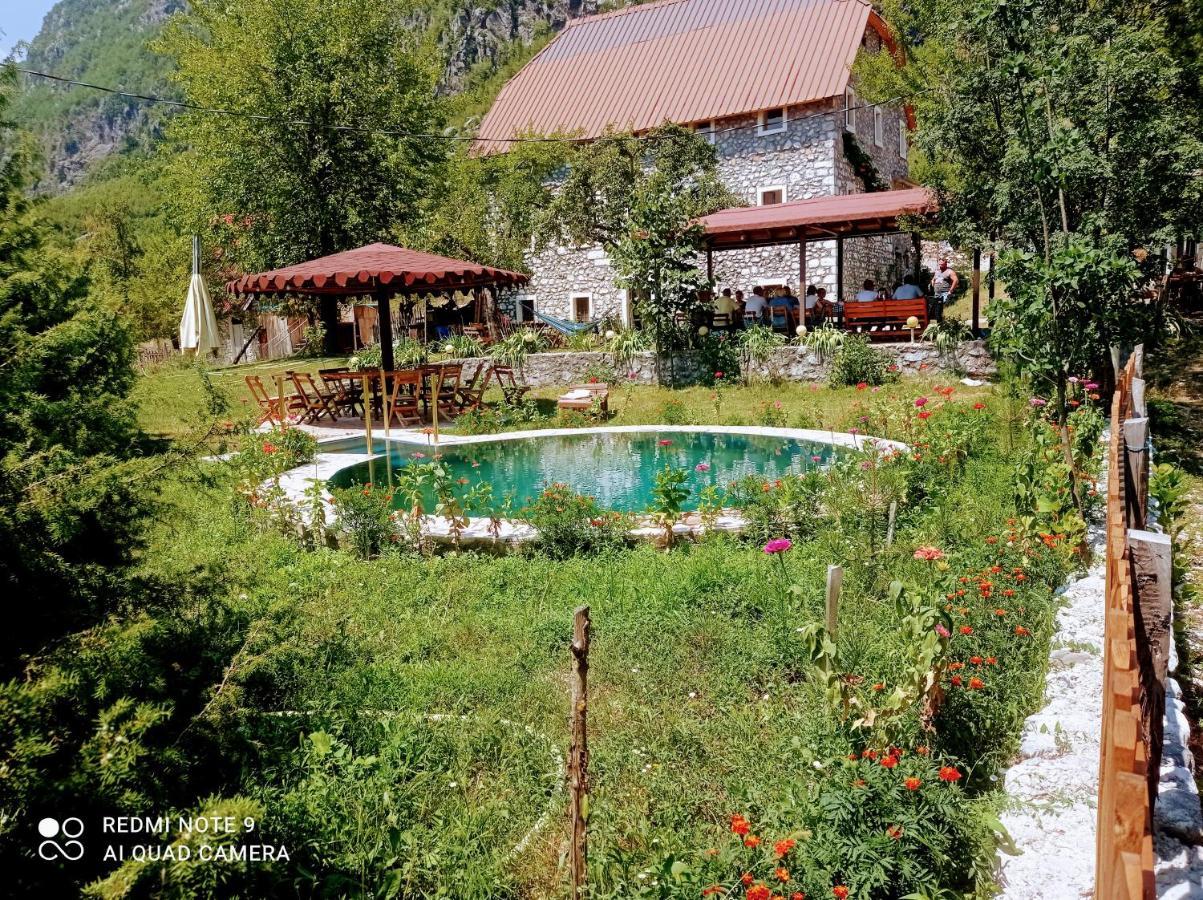 Bjeshkeza Bujtina Hotel Nderlysaj Exterior photo